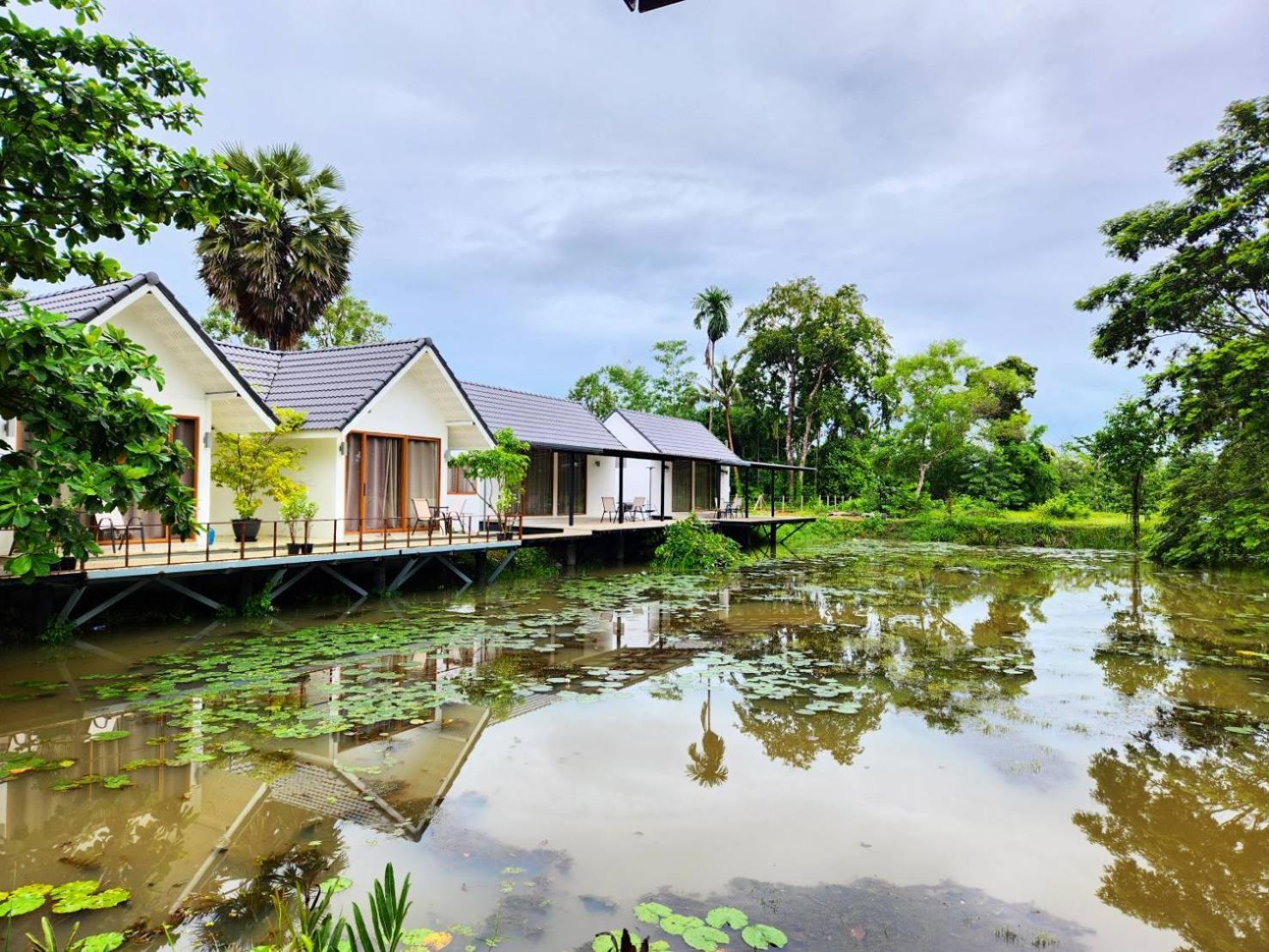 The Duck Cafe And Resort Trat Eksteriør billede