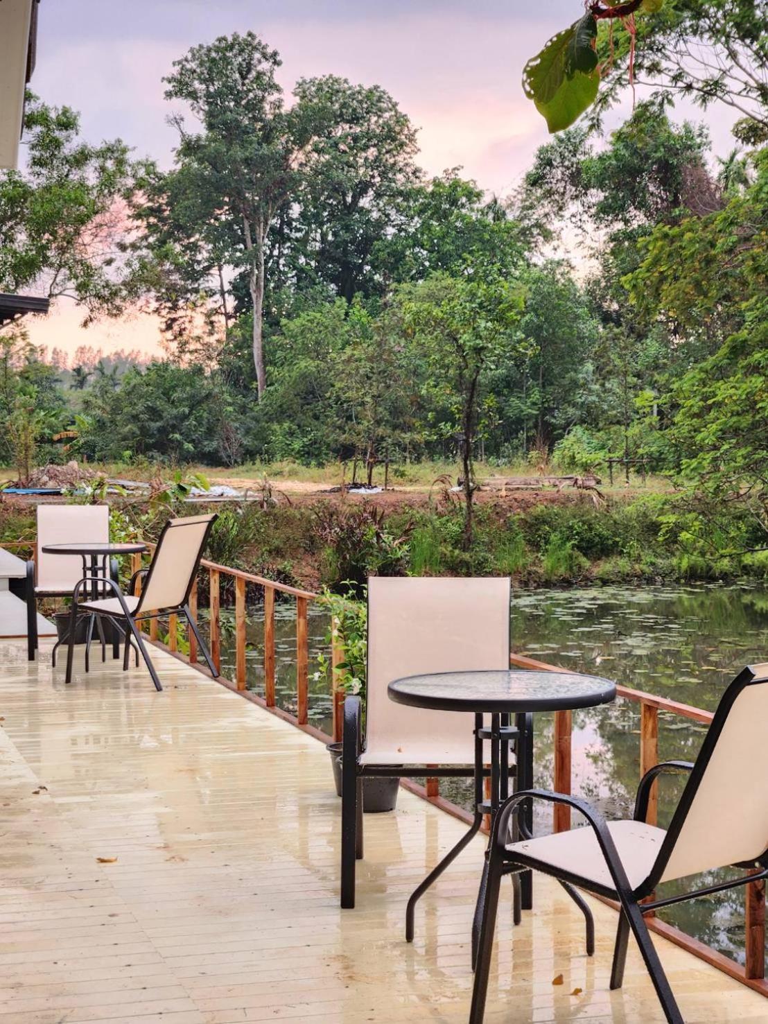 The Duck Cafe And Resort Trat Eksteriør billede