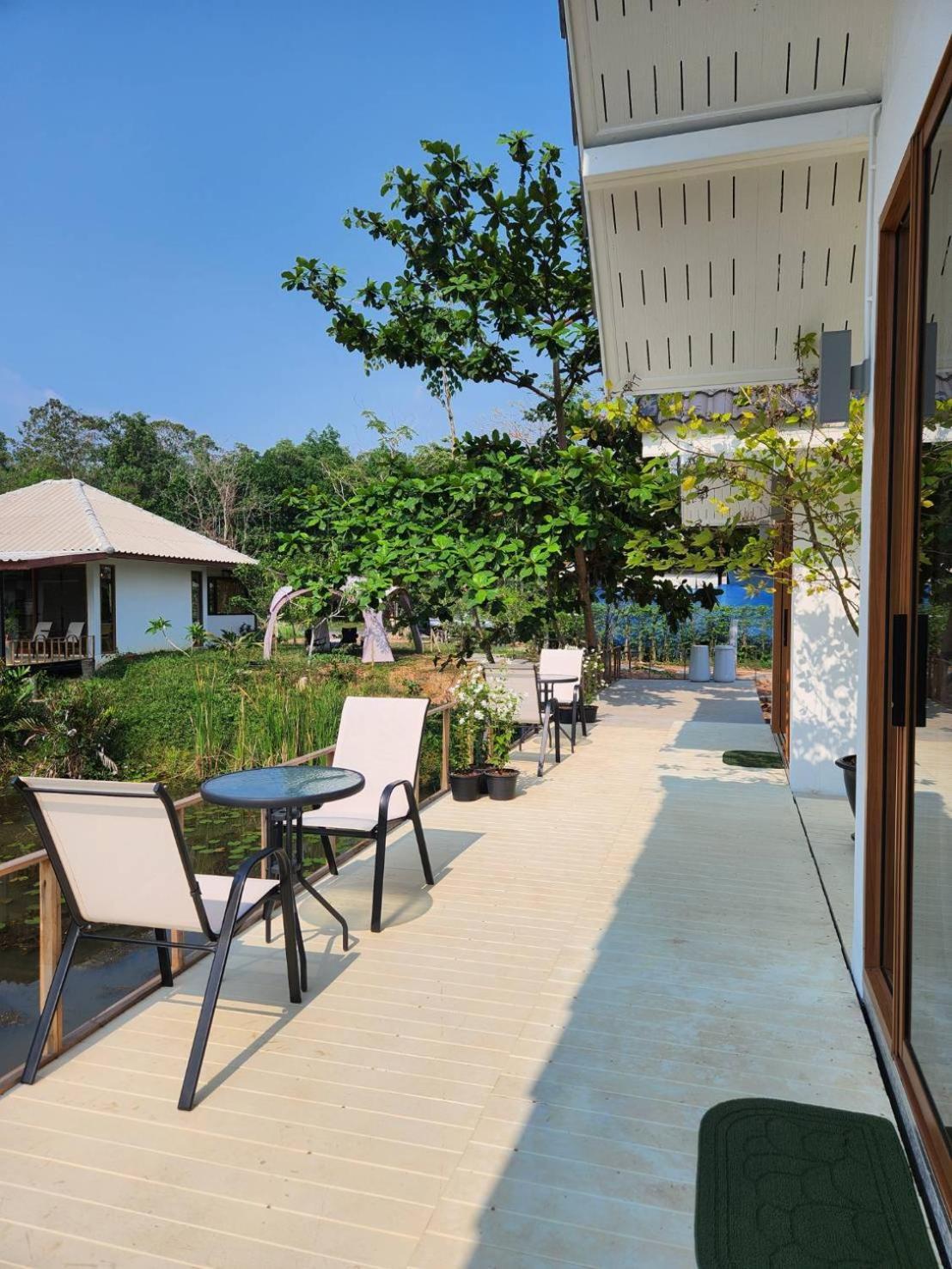 The Duck Cafe And Resort Trat Eksteriør billede